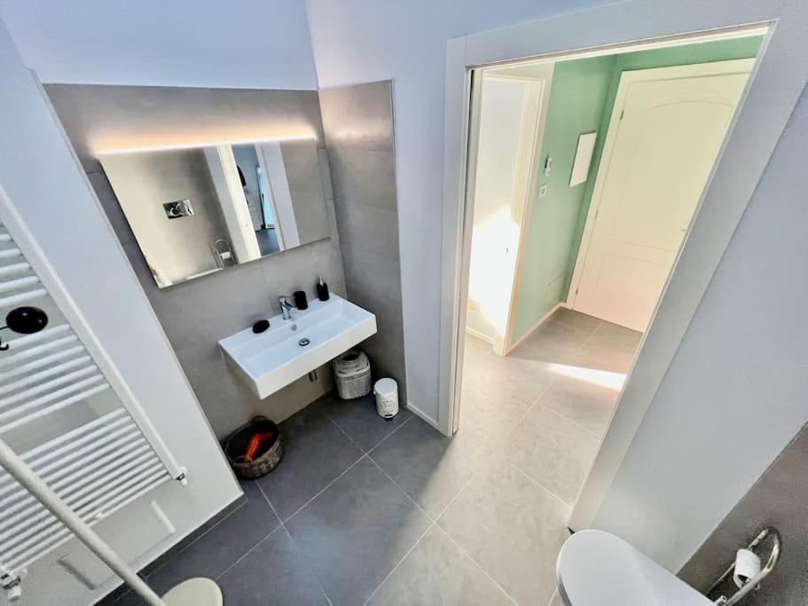 Апартаменты Prestigioso Attico A Passo Duomo By Revenue House Казале-Монферрато Экстерьер фото